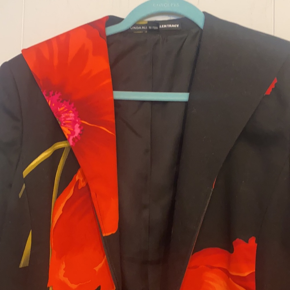 Bold and classy NWOT Ellen Tracy jacket w/ zipper  black  & orange red pretty